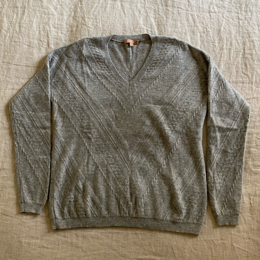 Cashmere V Neck Sweater - Soft Gray